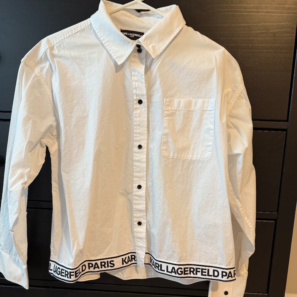 Karl Lagerfeld Paris Cropped Block Letter Logo Button Up Oxford